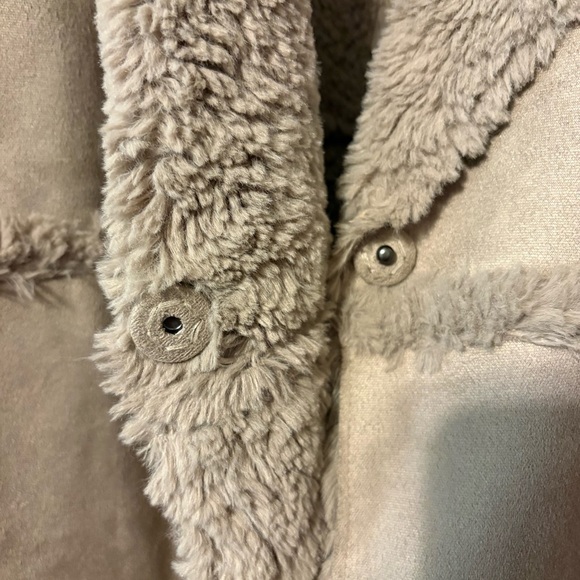 UGG coat - Picture 13 of 16